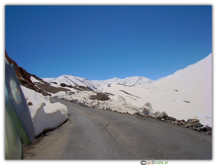 Manali to Leh by road 