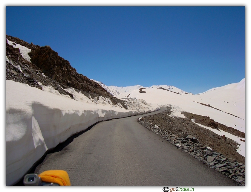 Manali to Leh by road 