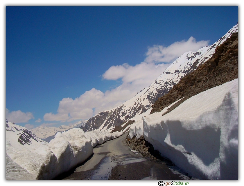 Manali to Leh by road 