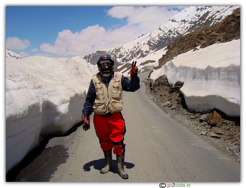 Manali to Leh by road 