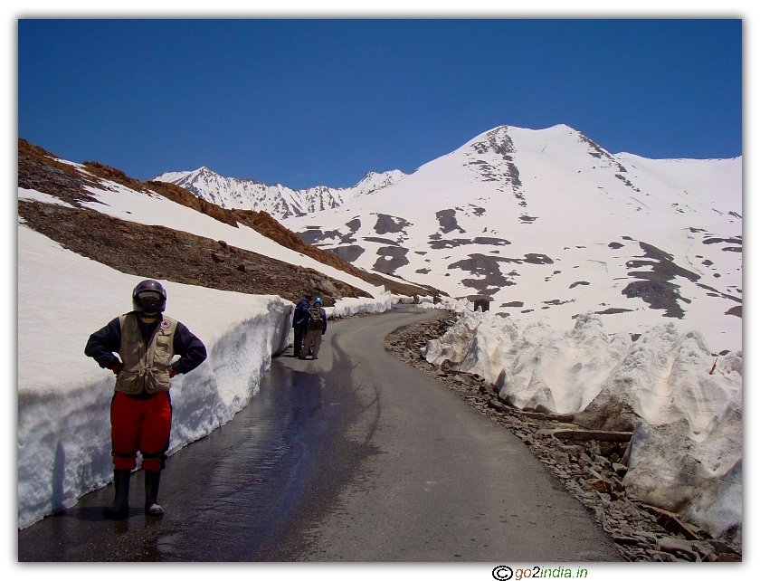 Manali to Leh by road 
