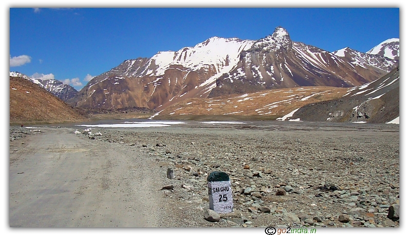 Himalayan mountain view on the way to Sarchu