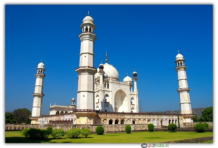 Right angle view of Bibi Ka Maqbara