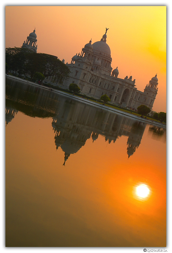 Victoria Memorial at Sun set