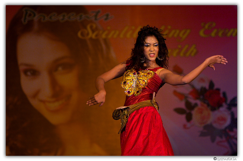 Dance troupe by Kolkata