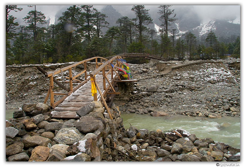 Small bridge to cross the river and visit the hot spring in Yumthang valley