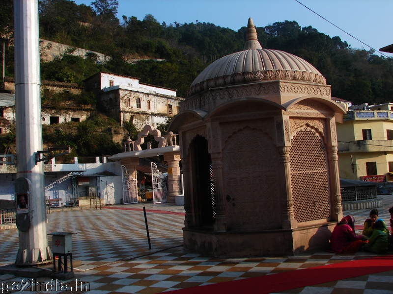 Jwalamukhi temple complex
