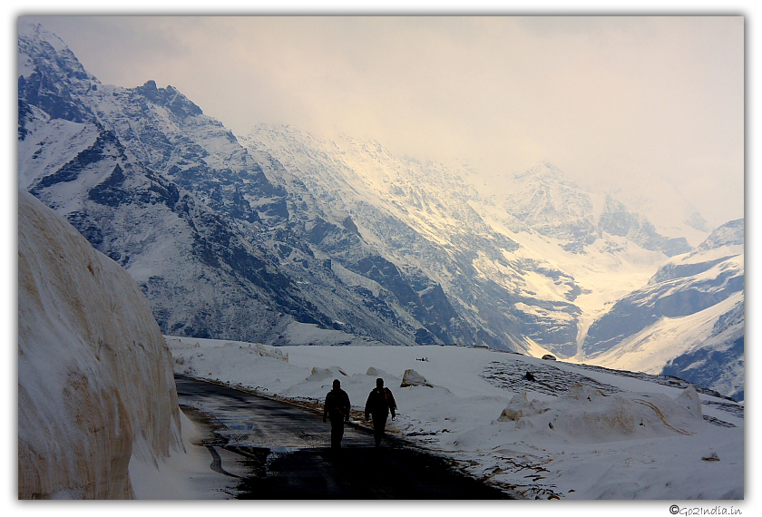 Valley view of Spiti after crossing Rohtang pass
