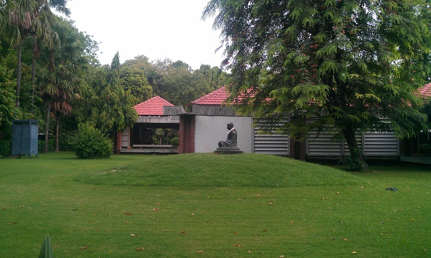 Outside the Gandhi Musuem