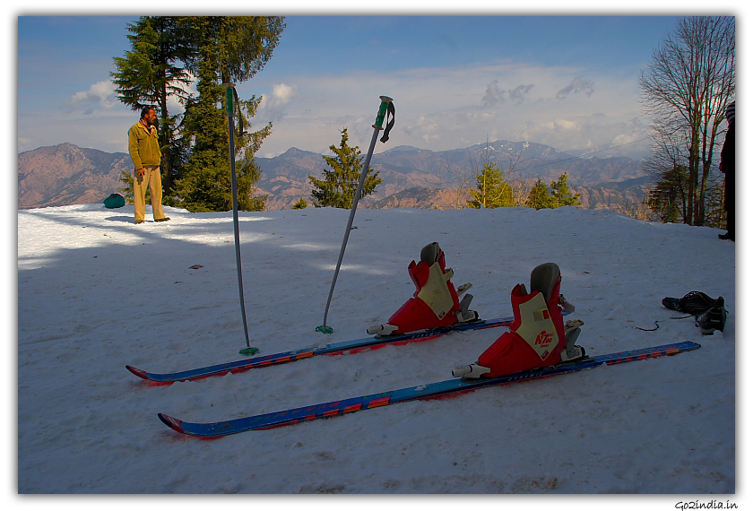 Ski bindings and other accessories