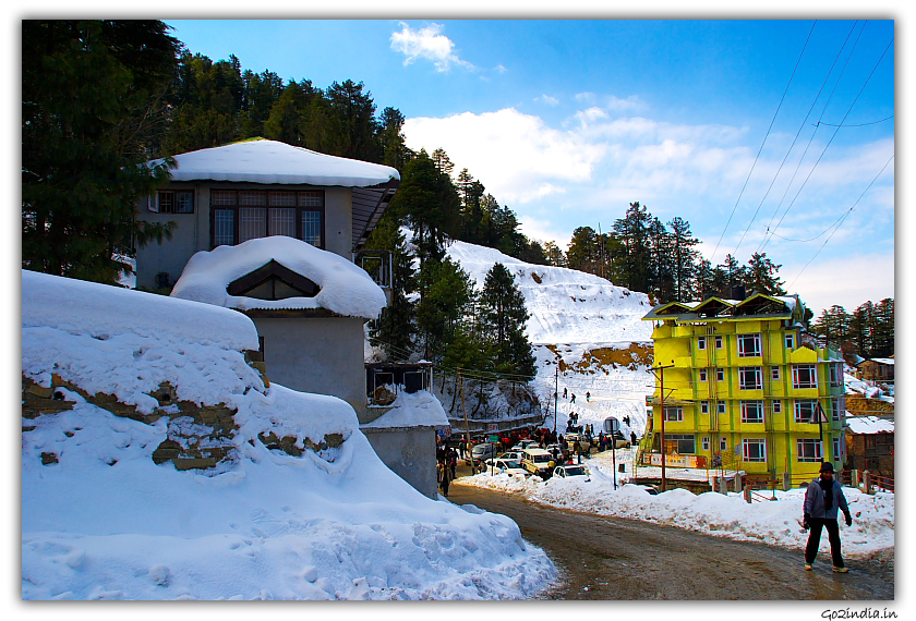 Guest House and holiday homes at Kufri in winter