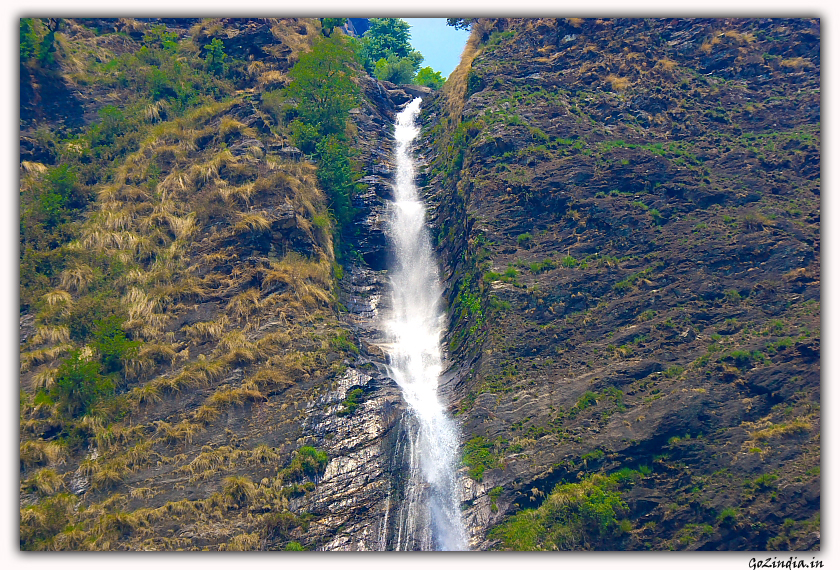 A waterfall on the way to Chaukori