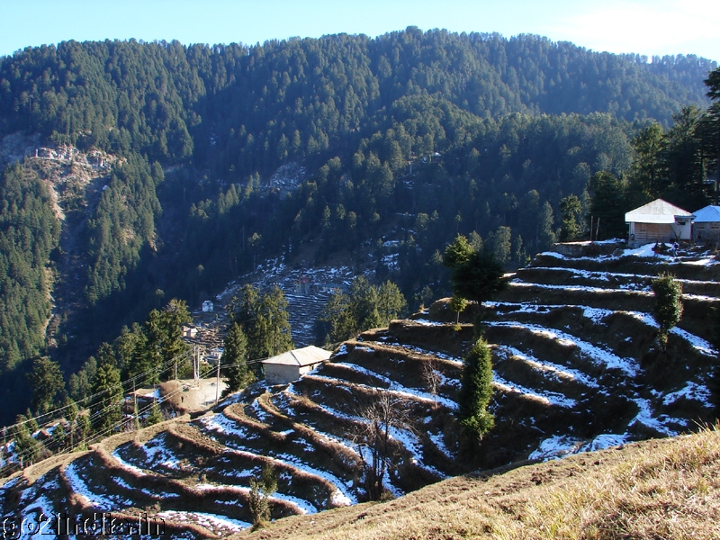 More snow by the side