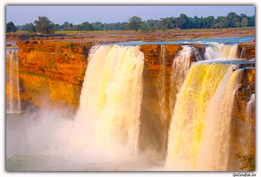 A closer view of the Chitrakoot waterfalls