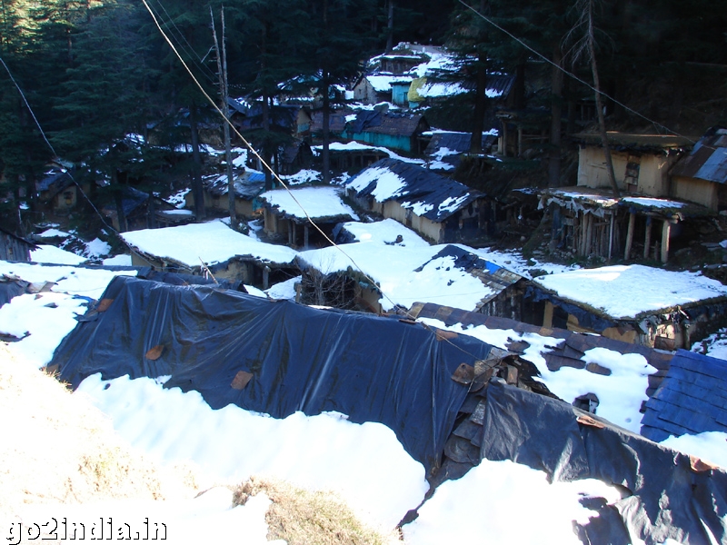 Lakarmandi village under snow