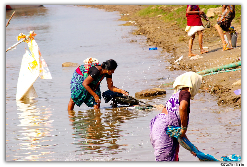 Washing job became easy in river