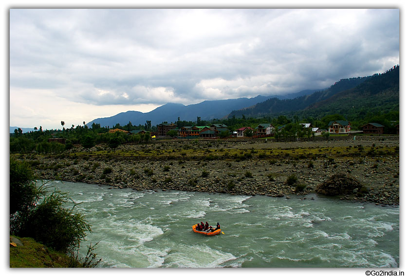 River rafting at Pahalgam