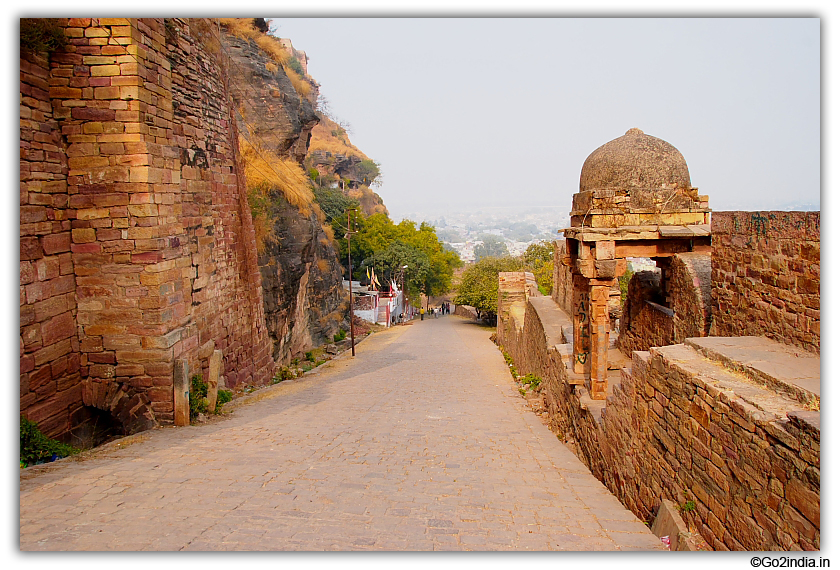 Twenty minutes to climb to reach the main entrance of Gwalior Fort