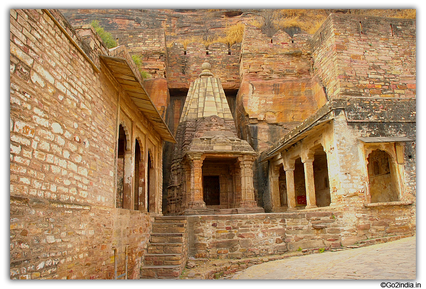 Rock cut temples on the way to fort entrance at Gwalior