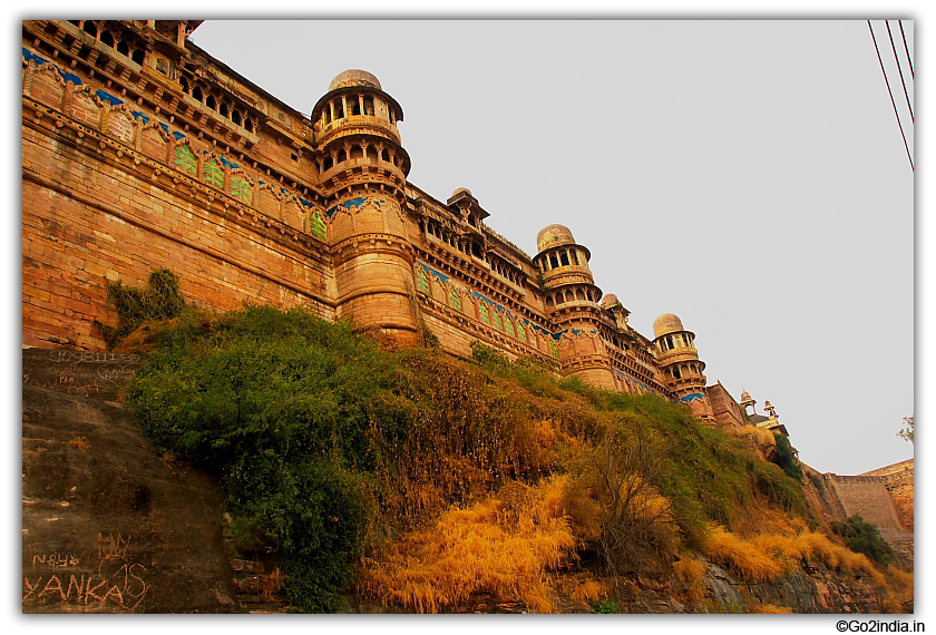 Vertical wall protecting the fort at Gwalior