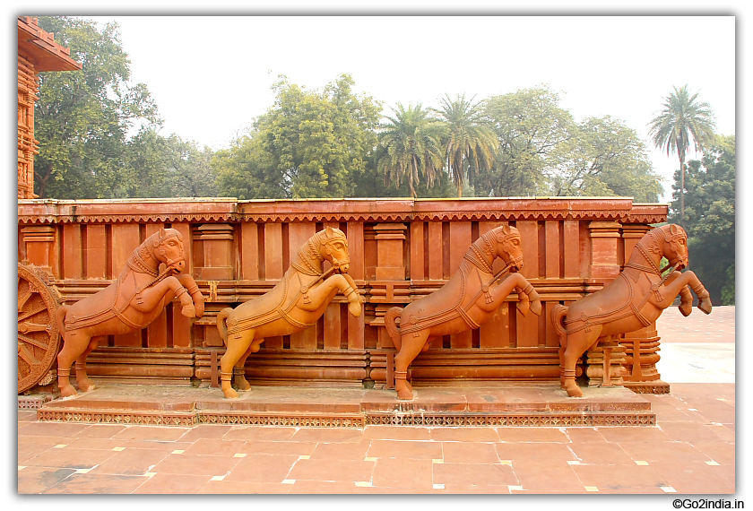 7 horses for seven days in Gwalior sun temple