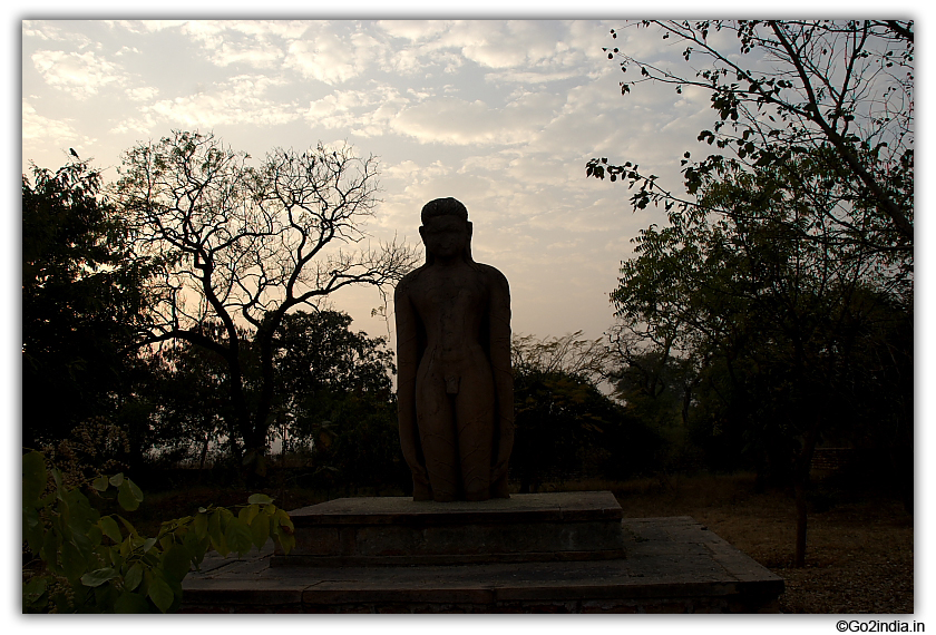 Statues  by the side of Teli Ka Mandir in Gwalior fort