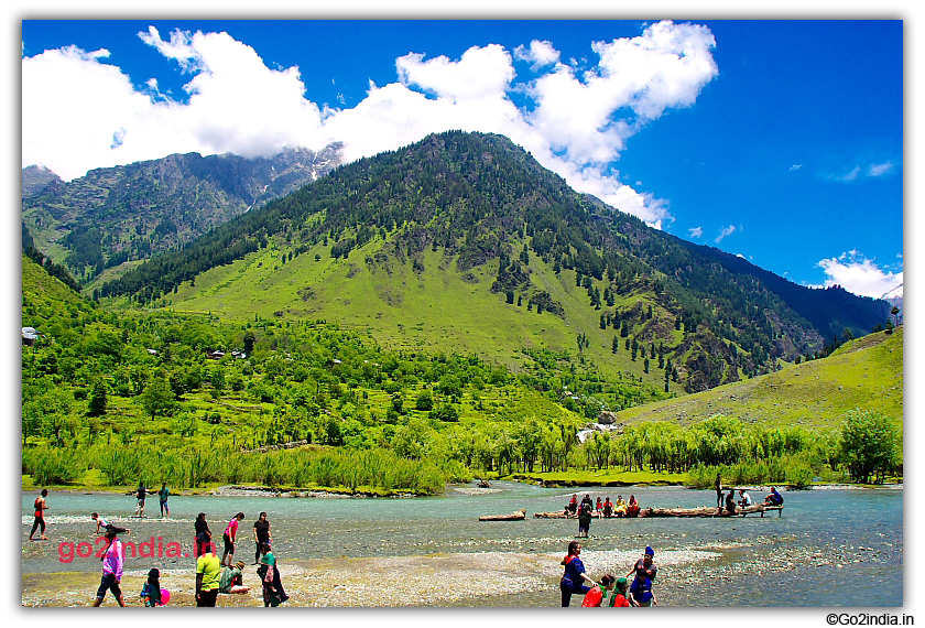 At river bed in Betaab valley