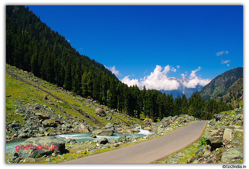 Road by the side of river from Pahalgam to Chandanwari