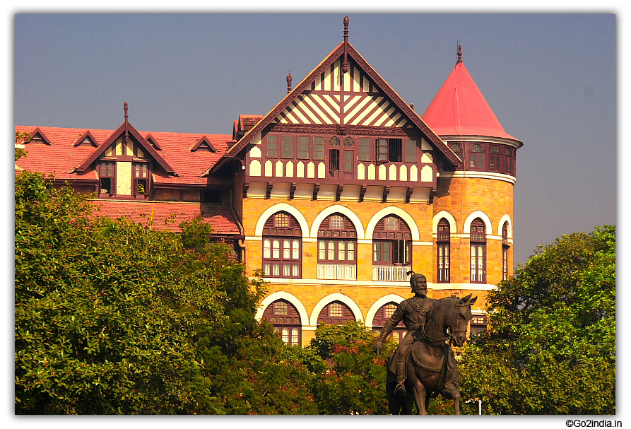 Chhatrapati Shivaji statue near Gateway