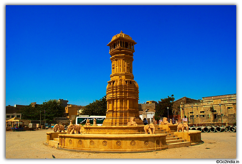 Structure at road side near Dwarak Temple