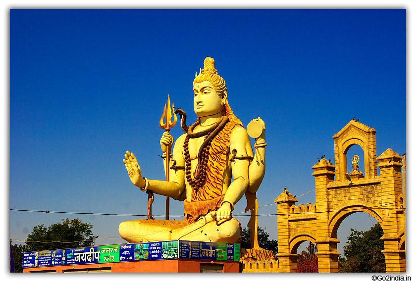 Big Shiva Statue near Nageshwar temple at Dwaraka
