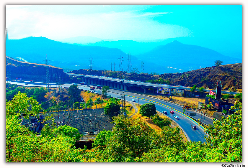 Mumbai express way at Lonavala