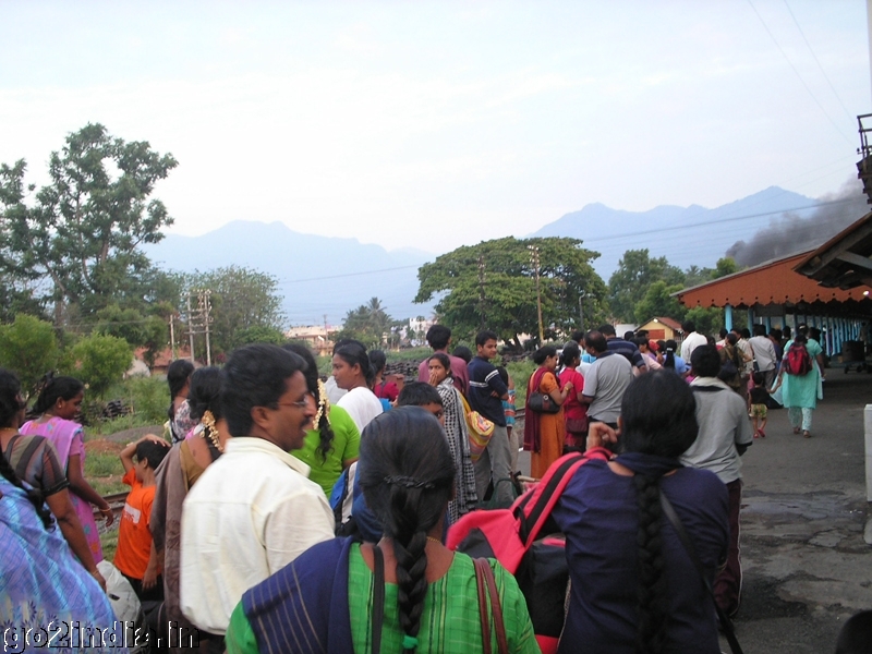 Que for toy train at Mettupalayam